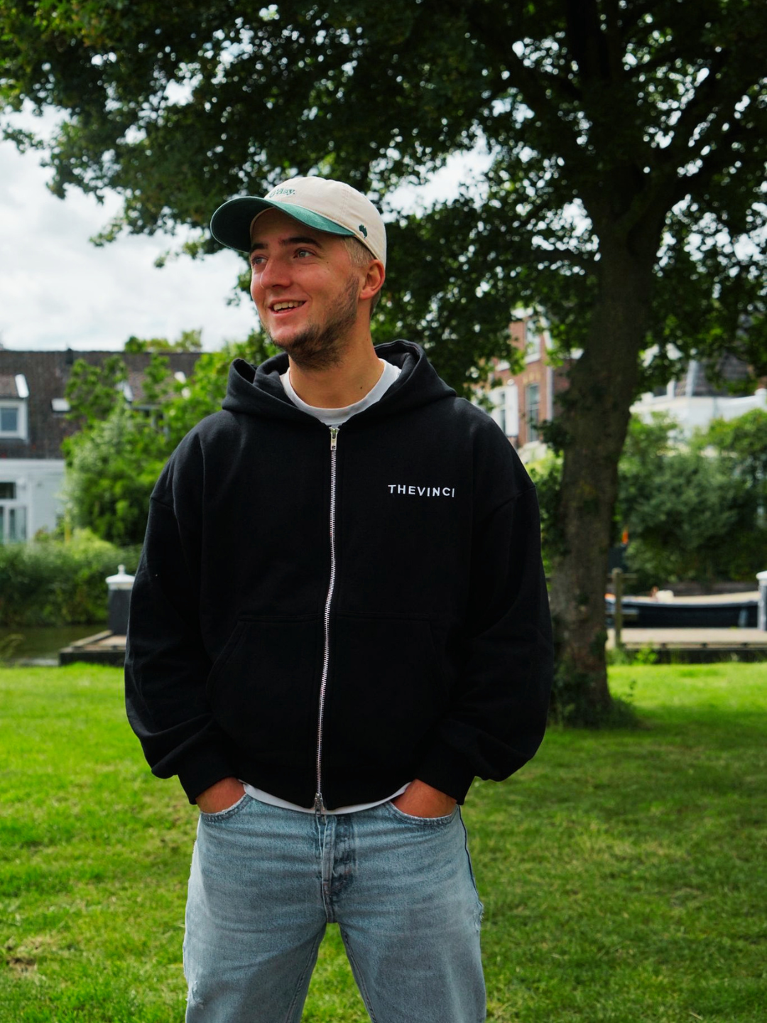 V01 Zip Hoodie - Black